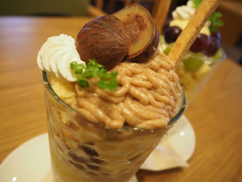 今!食べなきゃ!和栗モンブランのパフェ。