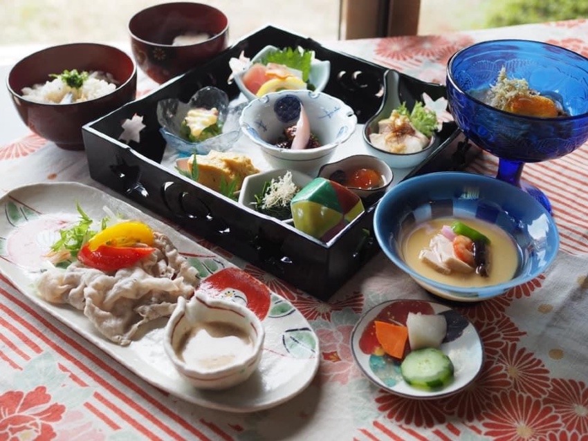 小郡の古民家で季節のお料理を楽しむ！