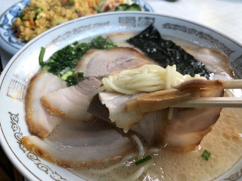 【編集長の名店巡り】昔ながらの久留米の味“まつばラーメン”を堪能する。