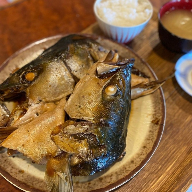 大人気の“あら炊き定食”を堪能✨