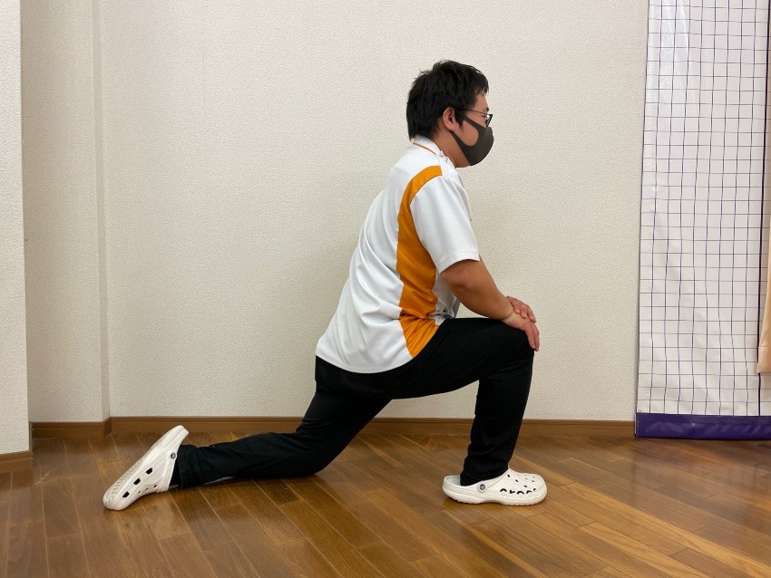 簡単腰痛予防ストレッチ！！