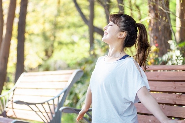 呼吸の仕方でバストが変わる!?