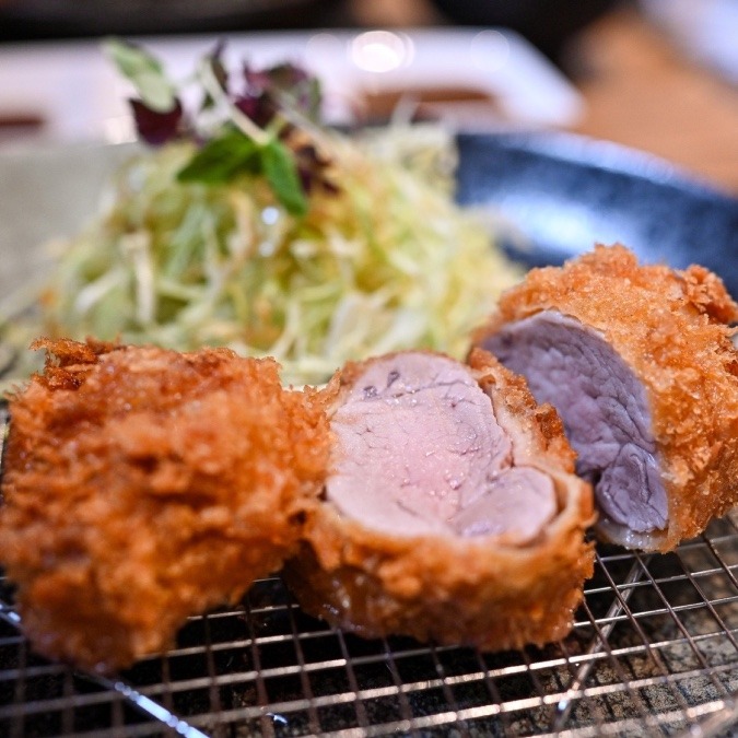 お肉屋さん自慢の『とんかつ』を堪能！