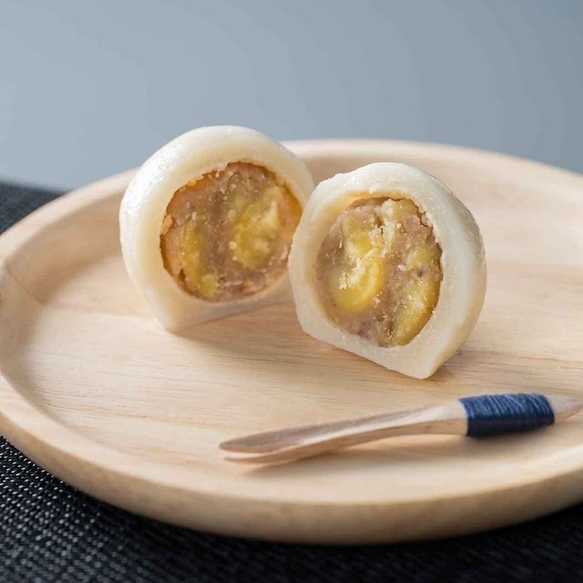 深みのあるよもぎの新芽を使った『よもぎ饅頭』のお店