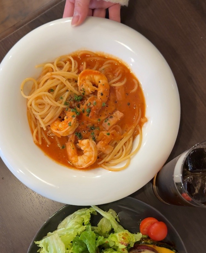 お気軽に本格イタリアンが楽しめるオステリアロトスさんの［海老のアラビアータ］を堪能！