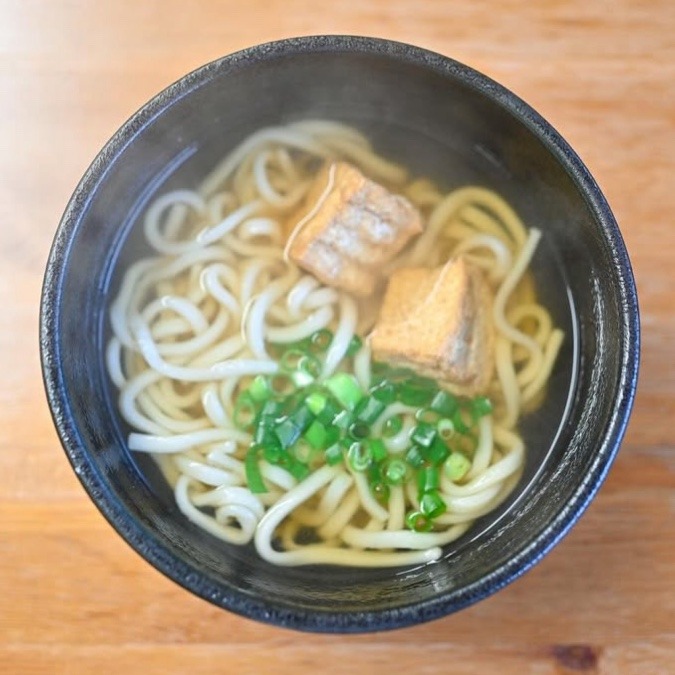筑後の［まるしんのてぬきうどん］のあげ豆腐のうどん